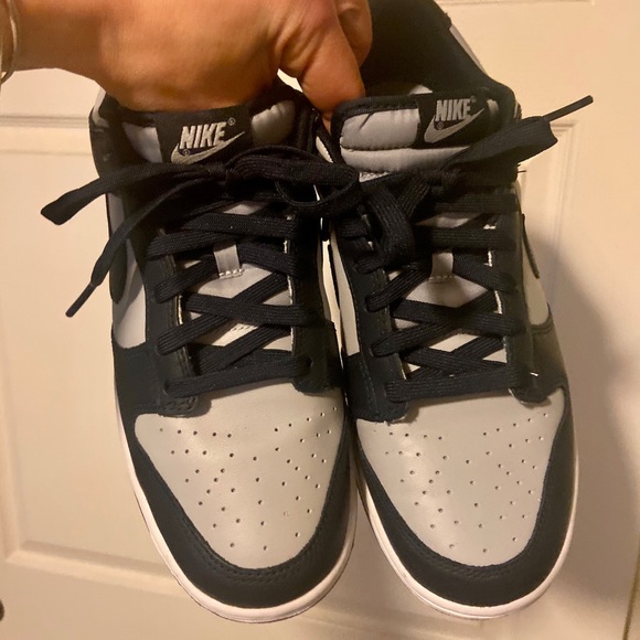 Nike Dunk low- Midnight Navy/ Gray (Georgetown) - Picture 5 of 16